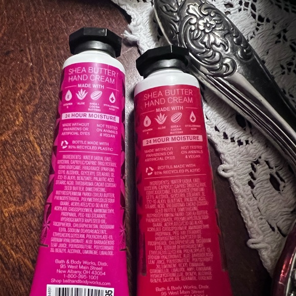 2 bath & body works mini hand lotions holiday winter candy apple & peppermint - Picture 3 of 4